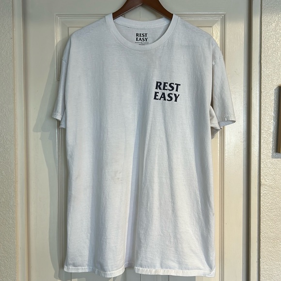 Rest Easy Trippy Skull Tshirt - Picture 2 of 4